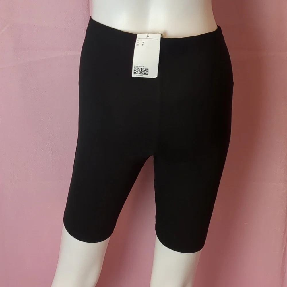 H&M Black Pull On Lounge Bike Style Shorts size Small